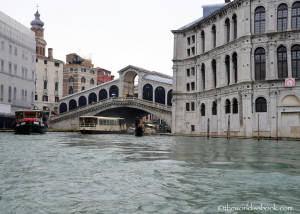 gondola theworldisabook rialto